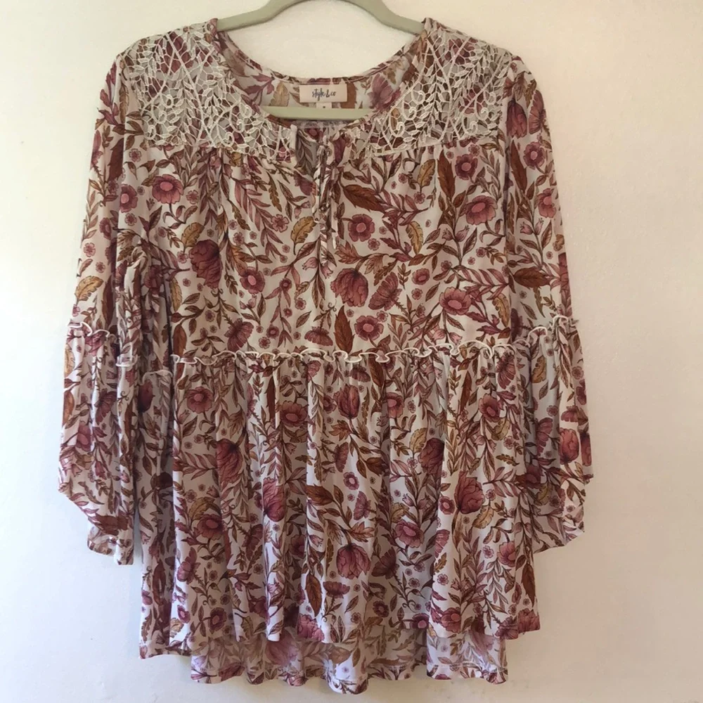 Like New! Style & Co Floral Blouse - Picture 5 of 5